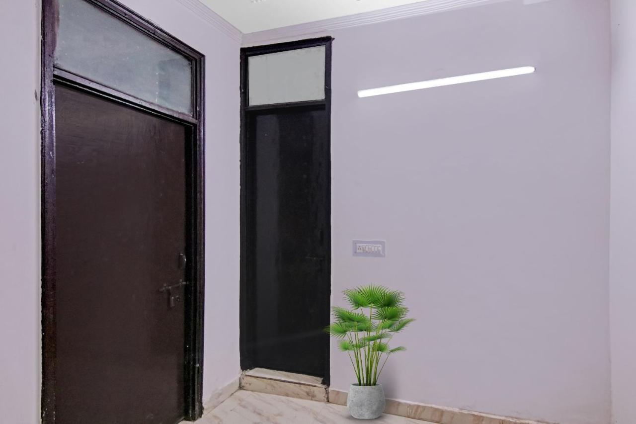 Hotel O Chaudhary Villa Yeni Delhi Dış mekan fotoğraf