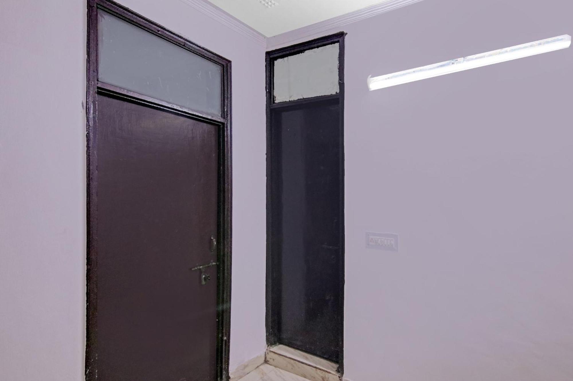 Hotel O Chaudhary Villa Yeni Delhi Dış mekan fotoğraf